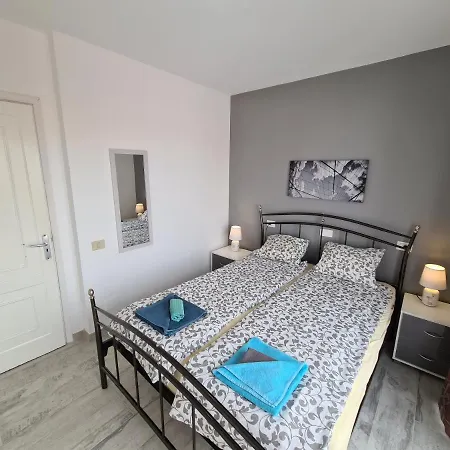 Apartment Duplex Penthouse Puerto Colon Only 5 Min. To The Beach, 2 Terraces, Pool, Wifi, Dishwasher
